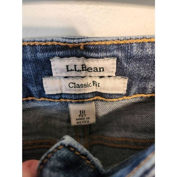 L.L.Bean Women's True Shape Jeans High-Rise Straight Leg Medium Wash Size 18 P P - Picture 2 of 5